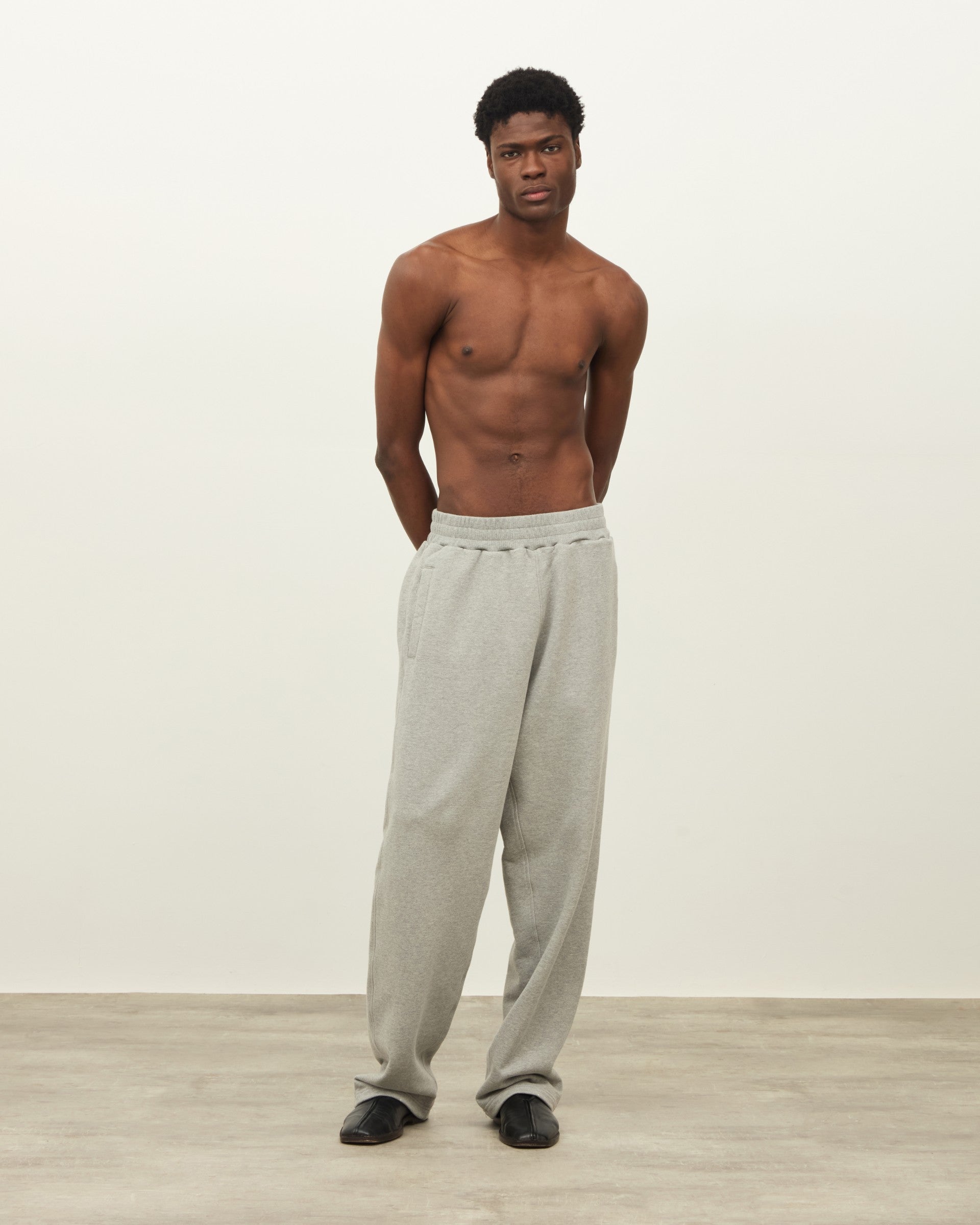 Sweatpants – Daniel Simmons